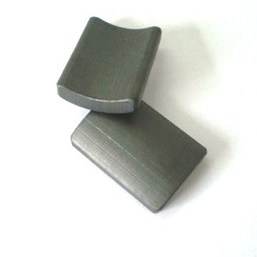 L441 बेरियम फेराइट चुंबक स्टीयरिंग मोटर्स Sintered फेराइट चुंबक